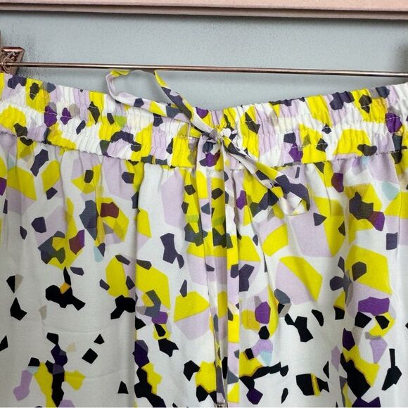 DIANE VON FIRSTENBERG | DVF Silk Abstract Patterned Shorts Women’s Size 2 - Picture 3 of 9